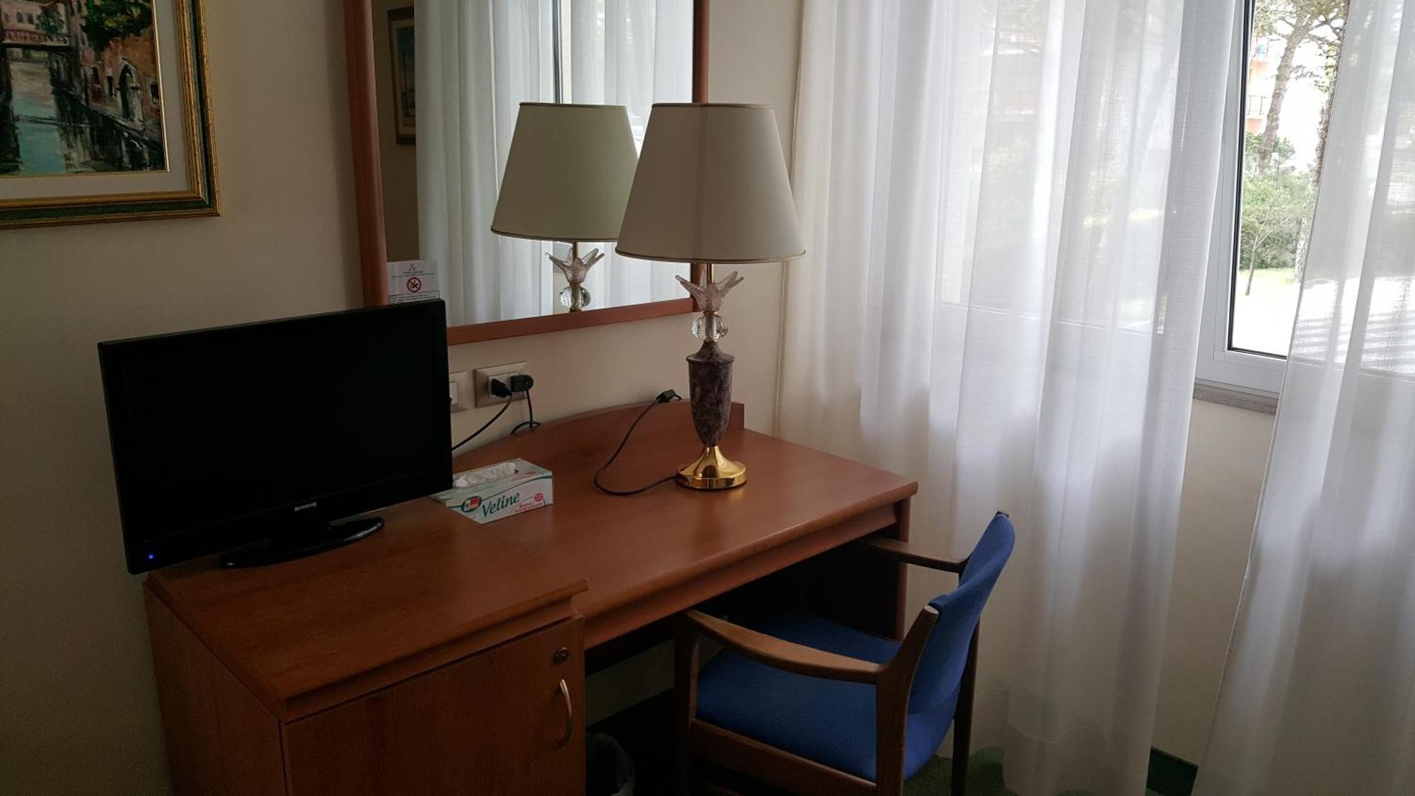 Hotel Arizona Lignano Sabbiadoro Bilik gambar