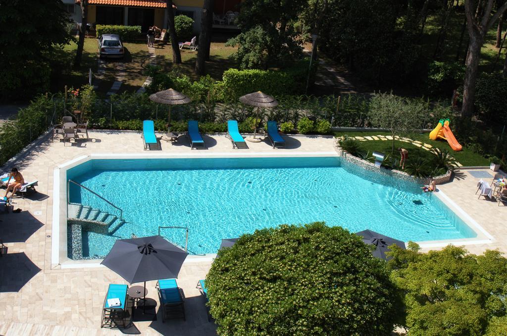 Hotel Arizona Lignano Sabbiadoro Luaran gambar